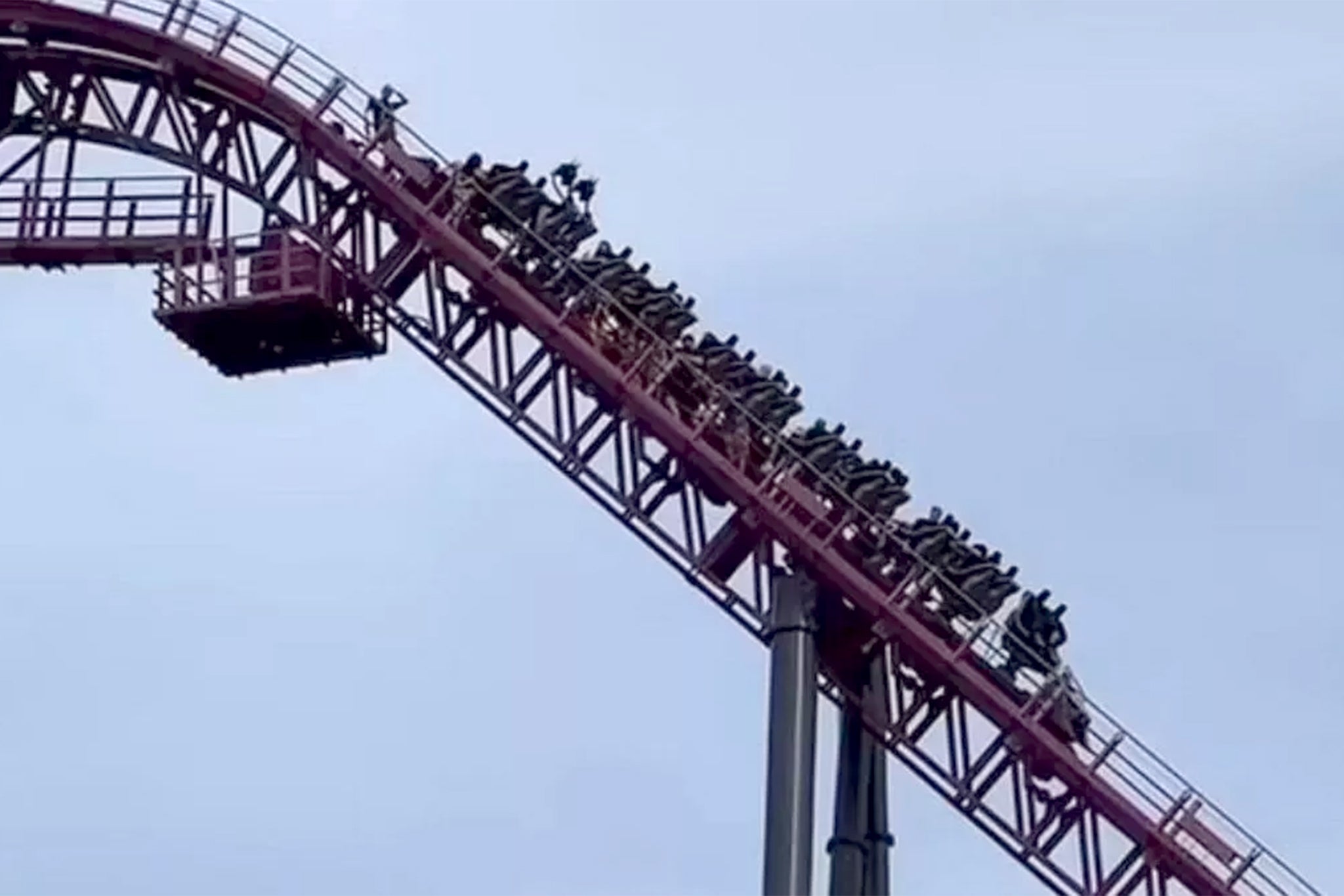 People trapped on top of one of world s largest rollercoaster in